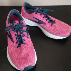 Brooks RUNNING Launch 6 Speed Neutrals Sneakers - Hot Pink Navy
